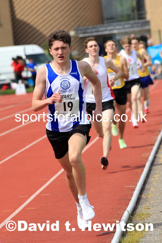 Mens Under-17s 1500 metres, 2022 Northern Inter Counties U17s and U15s Track and Field, York, Thursday, June 2nd. Photo: David T. Hewitson/Sports for All Pics